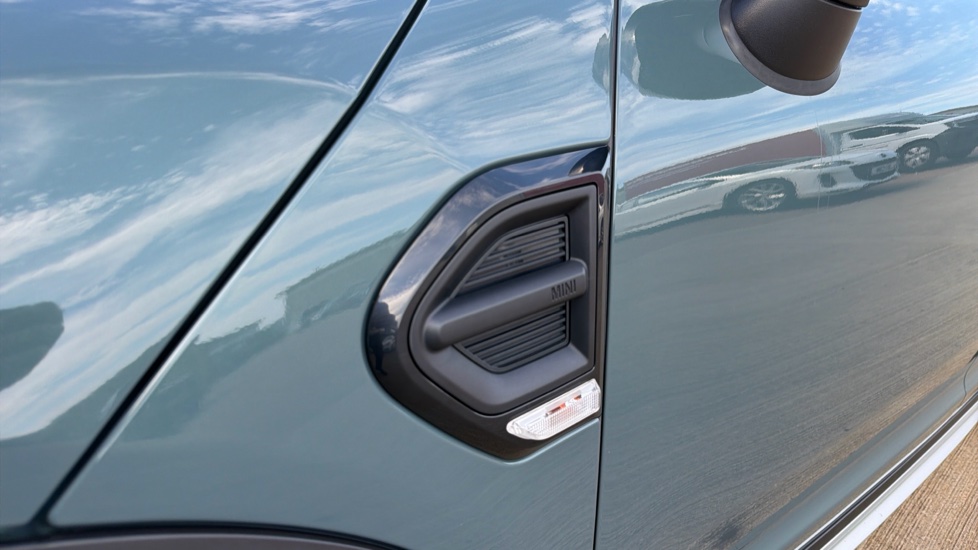 MINI Countryman 1.5 Cooper Sport 5dr Auto Petrol Hatchback - Image 27