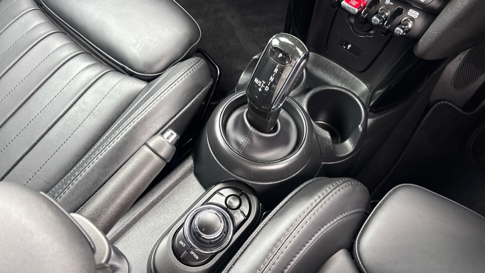 MINI Hatchback 1.5 Cooper Exclusive Premium 5dr Auto Petrol Hatchback - Image 10