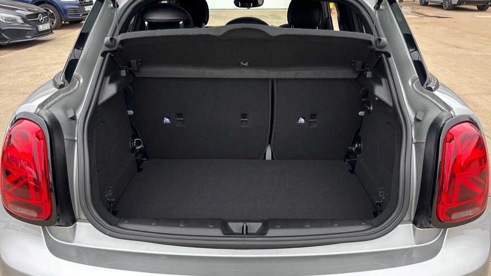 MINI Hatchback 1.5 Cooper Exclusive Premium 5dr Auto Petrol Hatchback - Image 13
