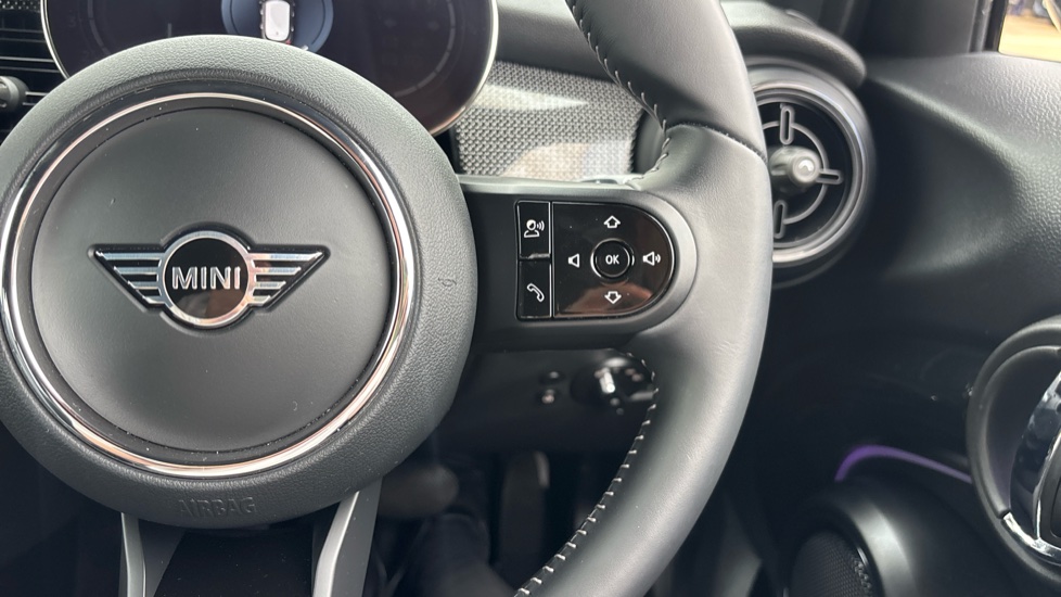 MINI Hatchback 1.5 Cooper Exclusive Premium 5dr Auto Petrol Hatchback - Image 18