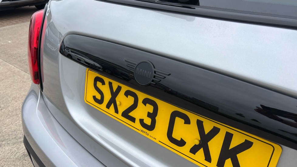 MINI Hatchback 1.5 Cooper Exclusive Premium 5dr Auto Petrol Hatchback - Image 27