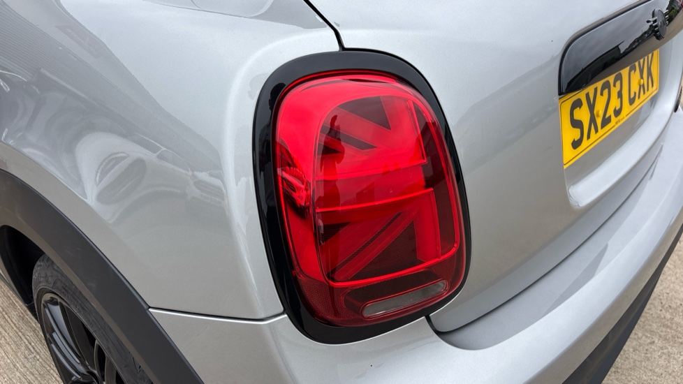 MINI Hatchback 1.5 Cooper Exclusive Premium 5dr Auto Petrol Hatchback - Image 28