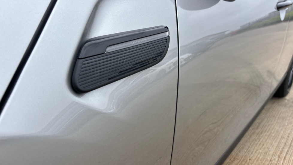 MINI Hatchback 1.5 Cooper Exclusive Premium 5dr Auto Petrol Hatchback - Image 32
