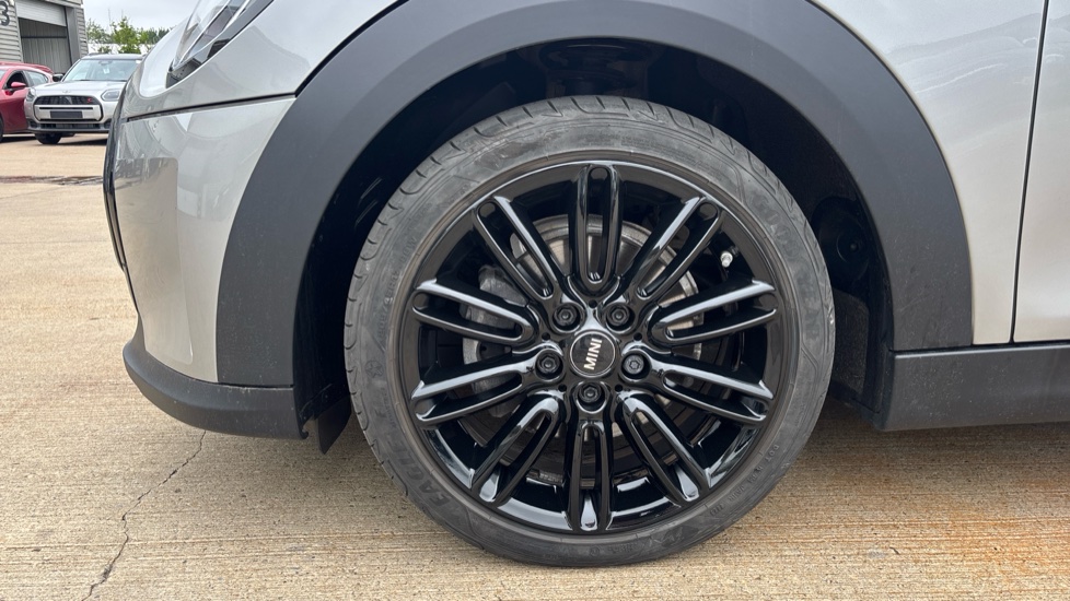 MINI Hatchback 1.5 Cooper Exclusive Premium 5dr Auto Petrol Hatchback - Image 33