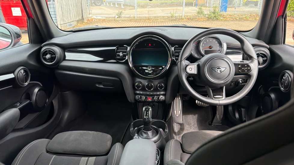 MINI Hatchback 1.5 Cooper Sport 5dr Auto Petrol Hatchback - Image 4