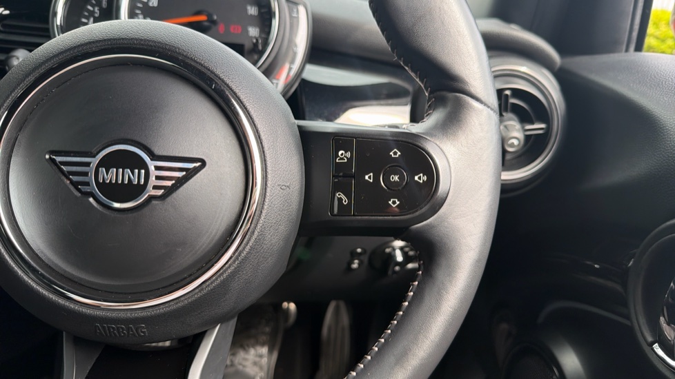 MINI Hatchback 1.5 Cooper Sport 5dr Auto Petrol Hatchback - Image 18