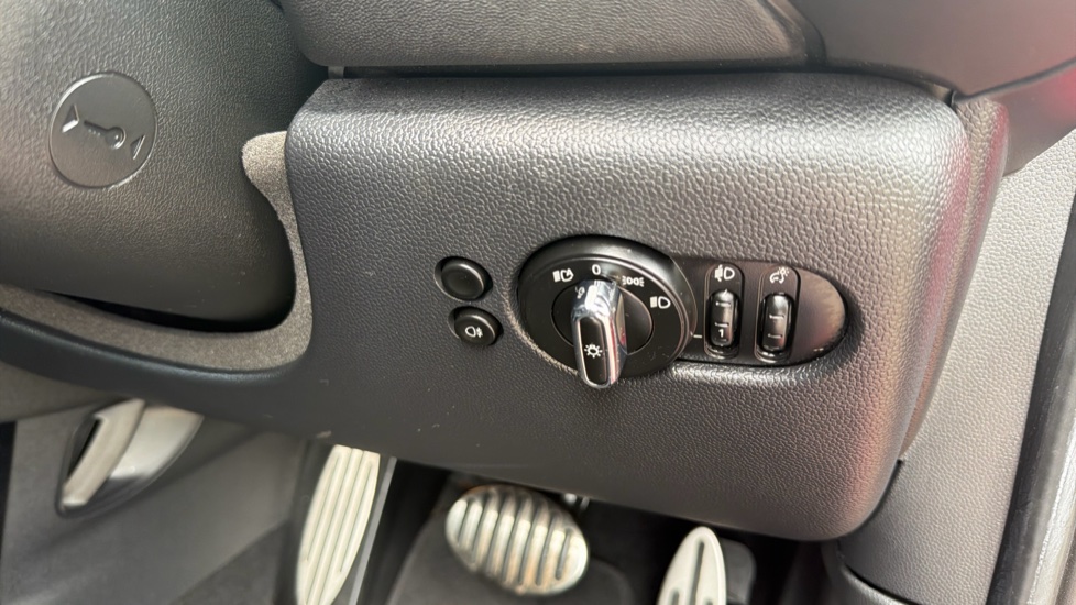 MINI Hatchback 1.5 Cooper Sport 5dr Auto Petrol Hatchback - Image 36