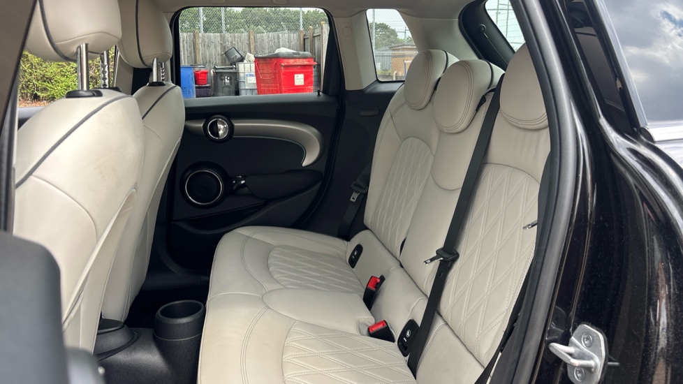 MINI Hatchback 2.0 Cooper S Exclusive II 5dr Auto Petrol Hatchback - Image 12