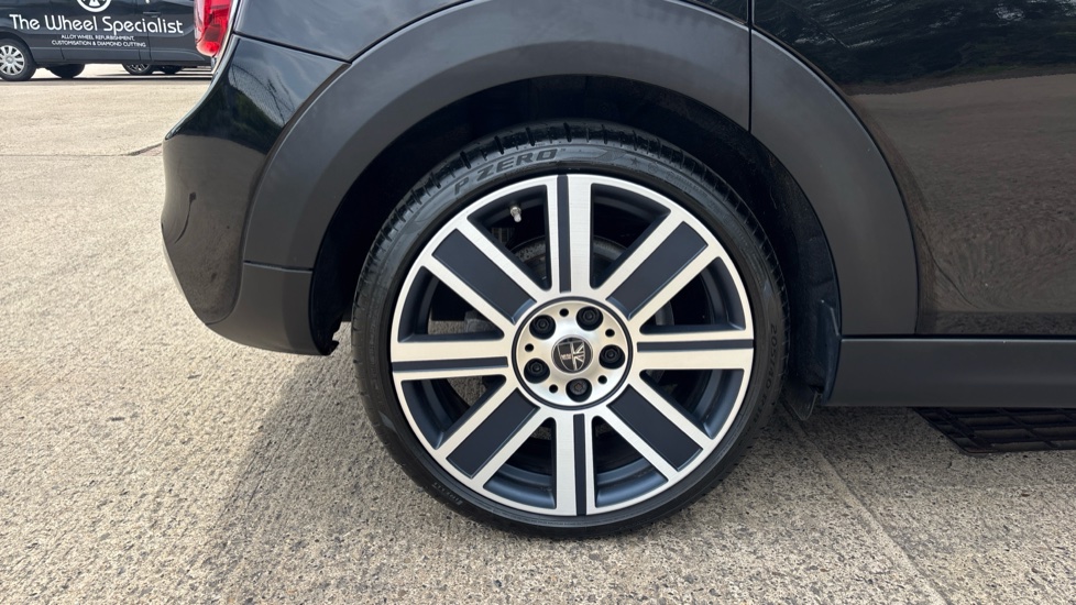 MINI Hatchback 2.0 Cooper S Exclusive II 5dr Auto Petrol Hatchback - Image 31