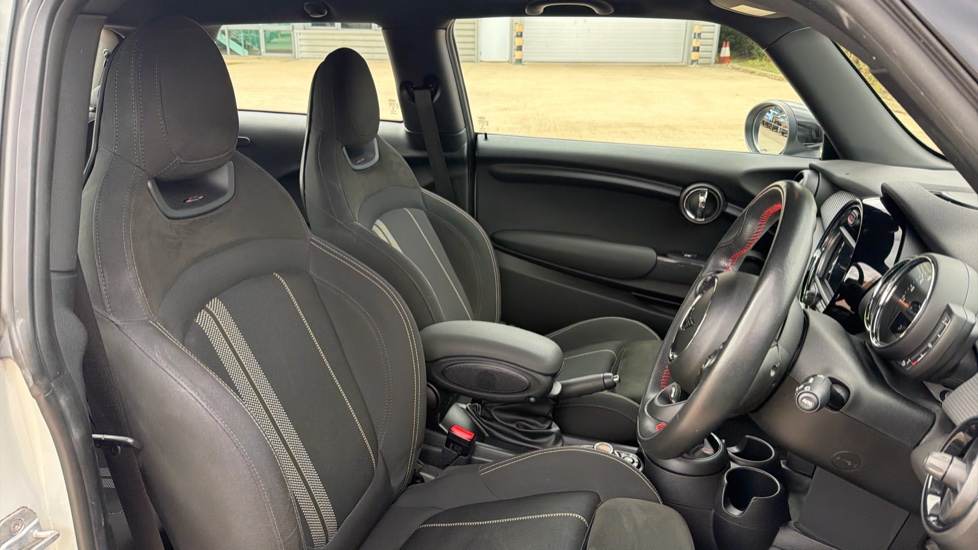 MINI Hatchback 1.5 Cooper Sport II 3dr Petrol Hatchback - Image 11