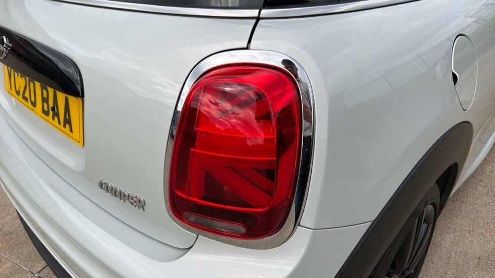 MINI Hatchback 1.5 Cooper Sport II 3dr Petrol Hatchback - Image 22