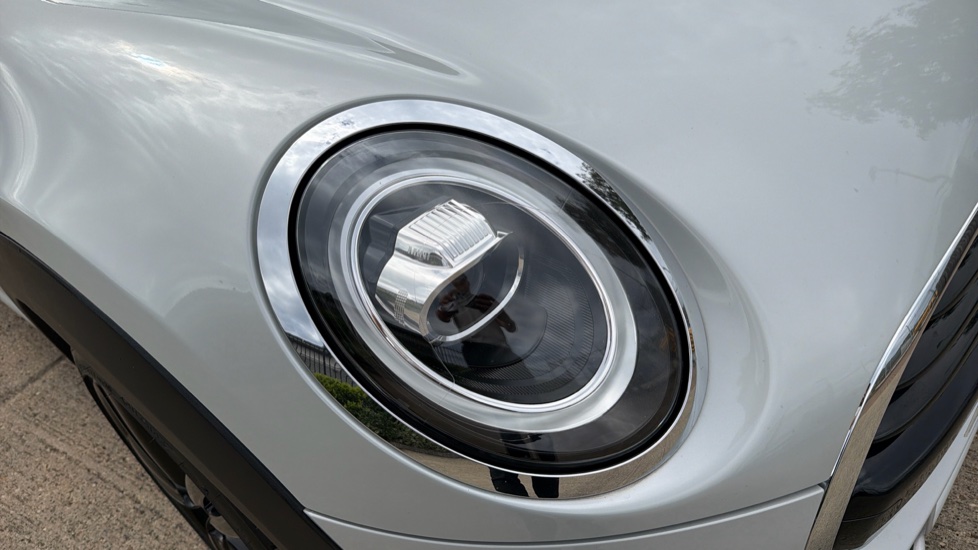 MINI Hatchback 1.5 Cooper Sport II 3dr Petrol Hatchback - Image 23