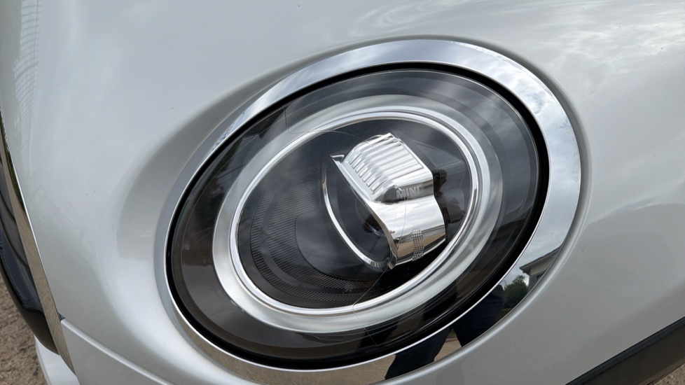 MINI Hatchback 1.5 Cooper Sport II 3dr Petrol Hatchback - Image 26