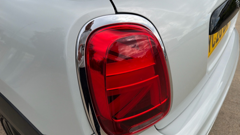 MINI Hatchback 1.5 Cooper Sport II 3dr Petrol Hatchback - Image 30