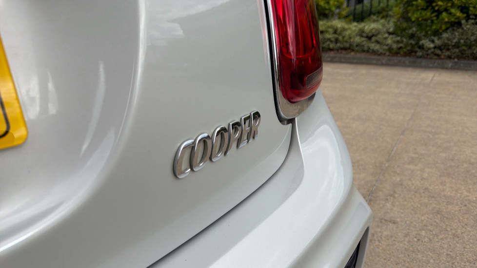 MINI Hatchback 1.5 Cooper Sport II 3dr Petrol Hatchback - Image 31