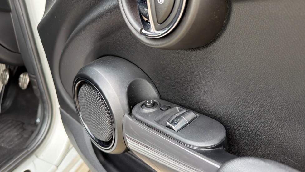MINI Hatchback 1.5 Cooper Sport II 3dr Petrol Hatchback - Image 34