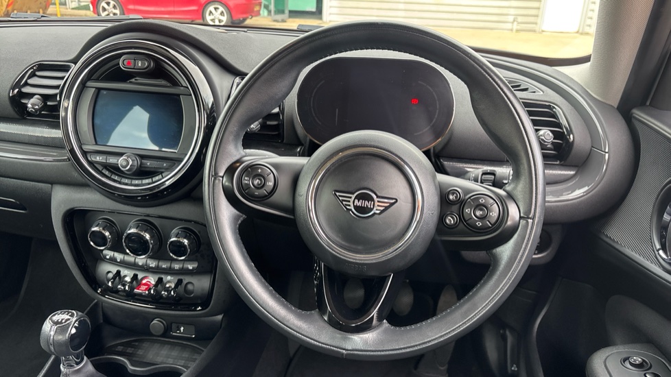 MINI Clubman 1.5 Cooper Classic 6dr Auto Petrol Estate - Image 5