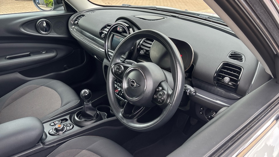 MINI Clubman 1.5 Cooper Classic 6dr Auto Petrol Estate - Image 6