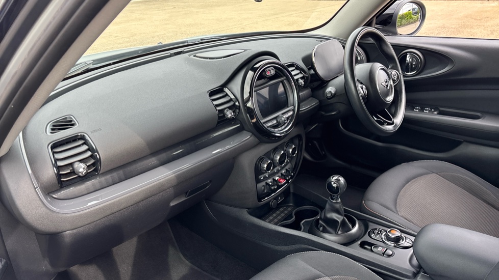 MINI Clubman 1.5 Cooper Classic 6dr Auto Petrol Estate - Image 7