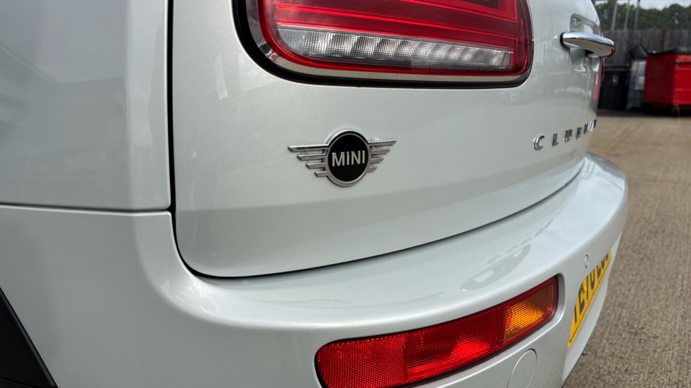 MINI Clubman 1.5 Cooper Classic 6dr Auto Petrol Estate - Image 30