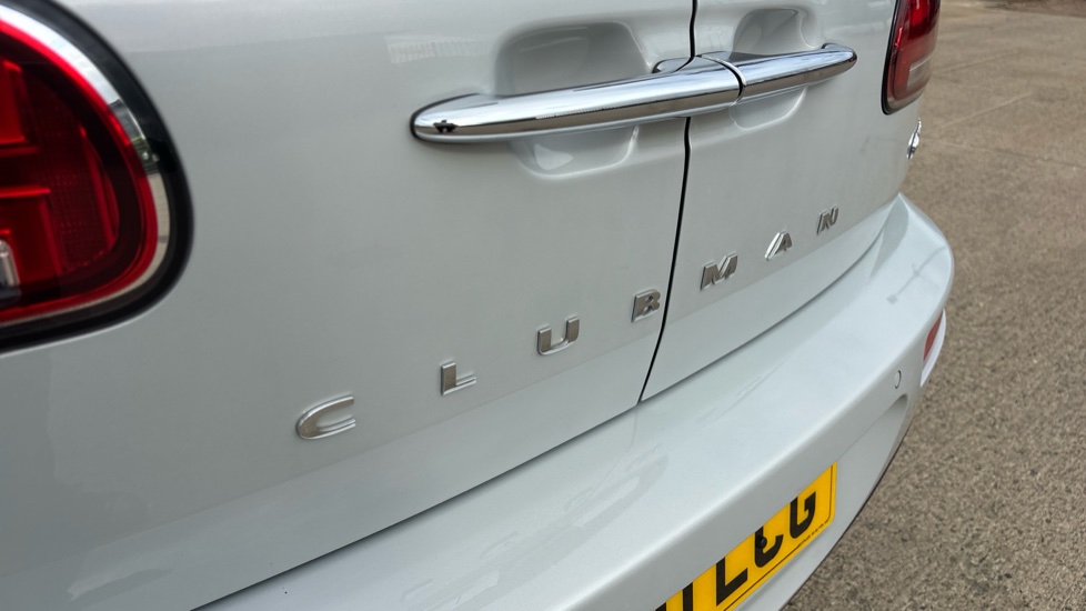 MINI Clubman 1.5 Cooper Classic 6dr Auto Petrol Estate - Image 31