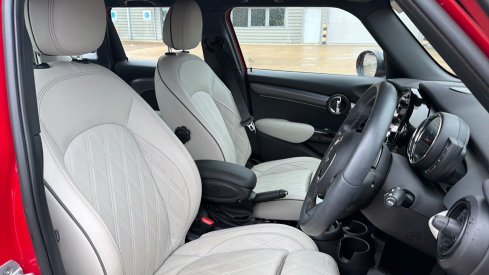 MINI Hatchback 1.5 Cooper Exclusive Premium 5dr Auto Petrol Hatchback - Image 11