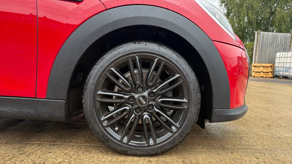 MINI Hatchback 1.5 Cooper Exclusive Premium 5dr Auto Petrol Hatchback - Image 14