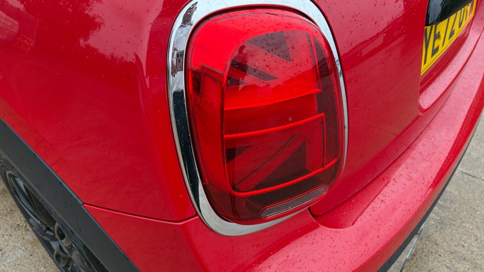 MINI Hatchback 1.5 Cooper Exclusive Premium 5dr Auto Petrol Hatchback - Image 28