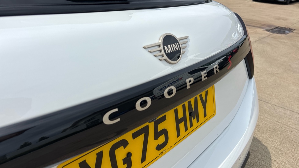 MINI Cooper 2.0 S Classic [Level 2] 5dr Auto Petrol Hatchback - Image 32