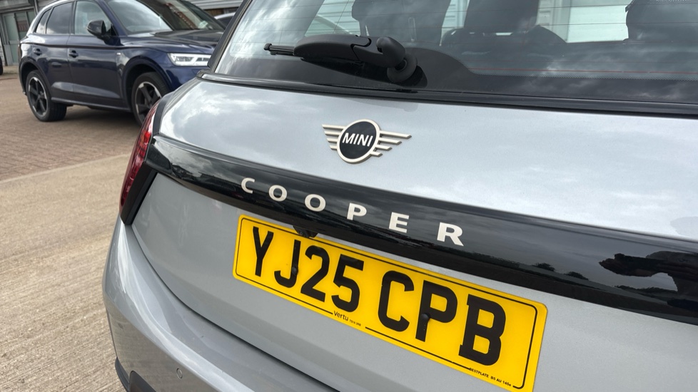 MINI Cooper 1.5 C Classic 3dr Auto Petrol Hatchback - Image 29