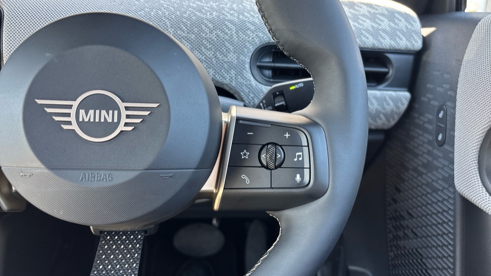 MINI Cooper 2.0 S Exclusive [Level 3] 2dr Auto Petrol Convertible - Image 18