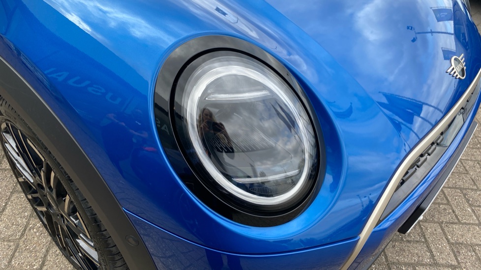 MINI Cooper 1.5 C Exclusive 5dr Auto Petrol Hatchback - Image 23