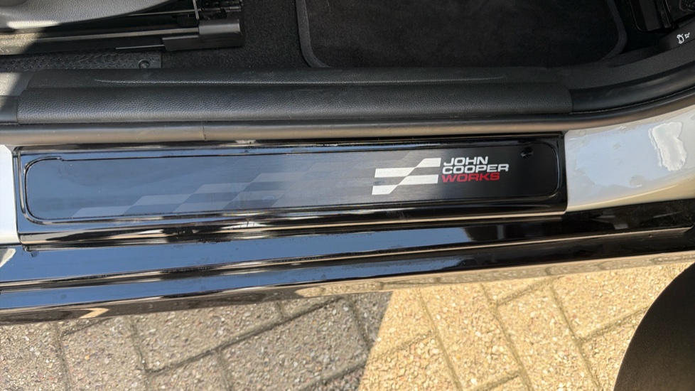 MINI Cooper 1.5 C Sport 5dr Auto Petrol Hatchback - Image 24