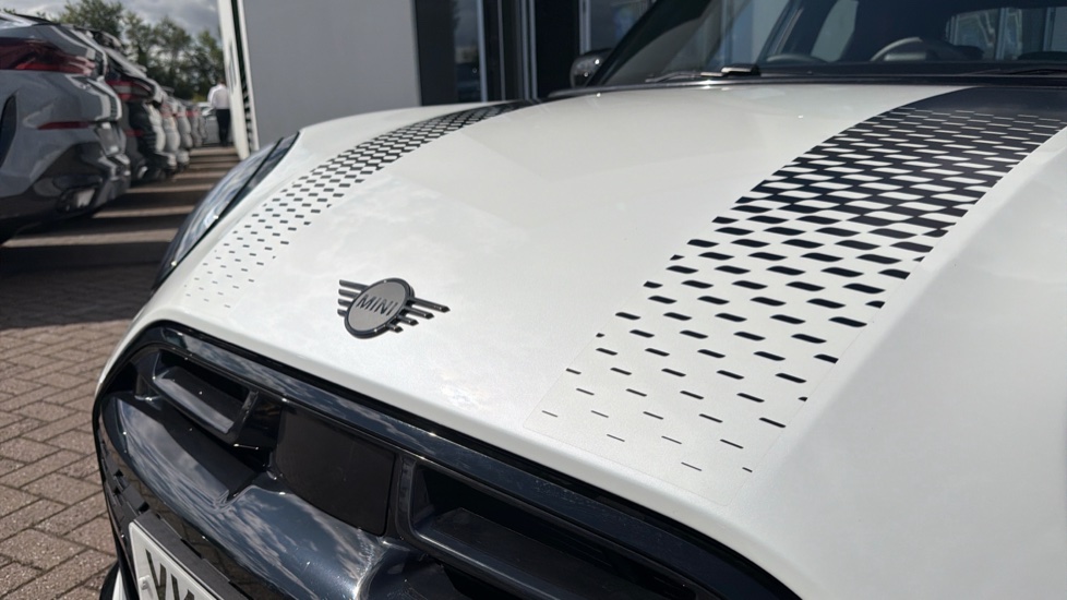 MINI Cooper 1.5 C Sport 5dr Auto Petrol Hatchback - Image 28