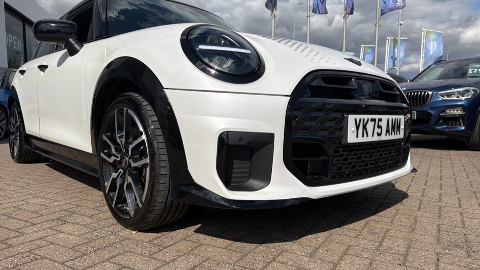 MINI Cooper 1.5 C Sport 5dr Auto Petrol Hatchback - Image 30
