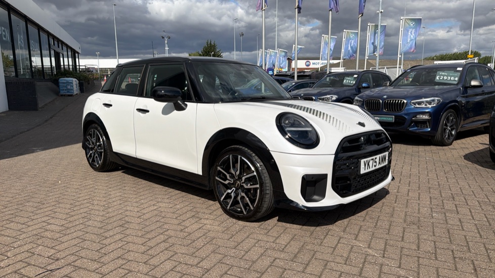 MINI Cooper 1.5 C Sport 5dr Auto Petrol Hatchback - Image 40