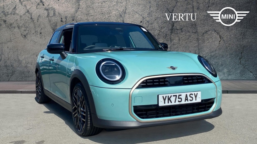 MINI Hatchback 1.5 Cooper Classic 5dr Petrol Hatchback - Image 1