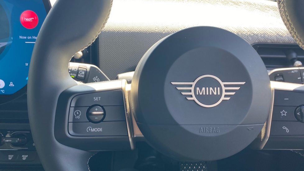 MINI Hatchback 1.5 Cooper Classic 5dr Petrol Hatchback - Image 17