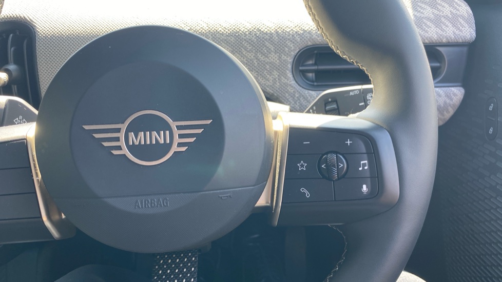 MINI Hatchback 1.5 Cooper Classic 5dr Petrol Hatchback - Image 18