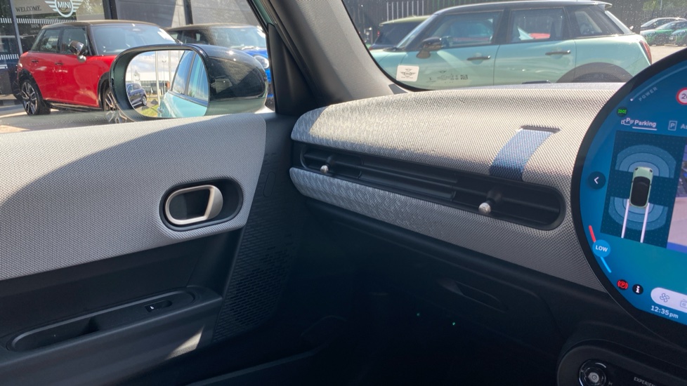 MINI Hatchback 1.5 Cooper Classic 5dr Petrol Hatchback - Image 23