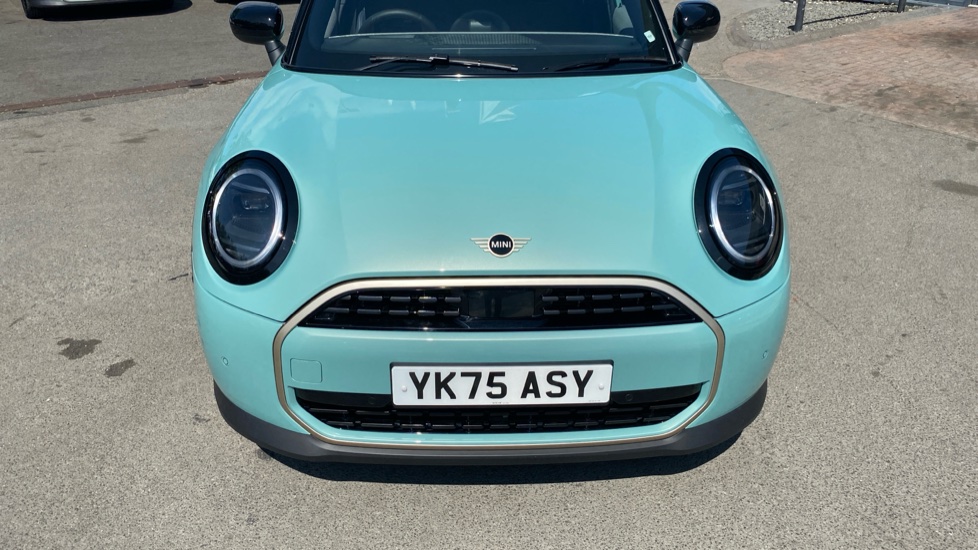MINI Hatchback 1.5 Cooper Classic 5dr Petrol Hatchback - Image 31