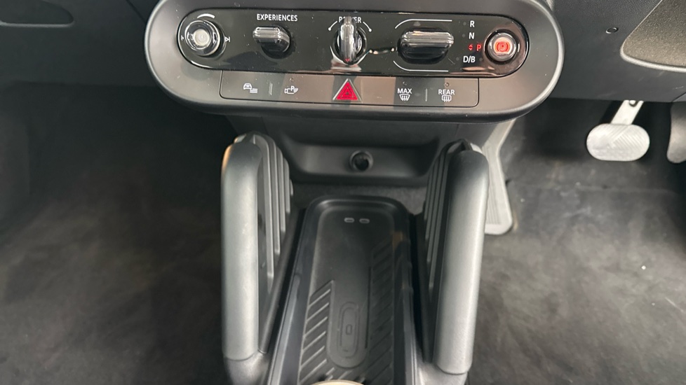 MINI Cooper 135kW E Classic 41kWh 3dr Auto Electric Hatchback - Image 19