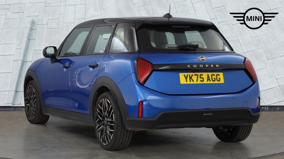 MINI Cooper 1.5 C Exclusive 5dr Auto Petrol Hatchback - Image 2
