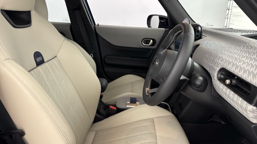 MINI Cooper 1.5 C Exclusive 5dr Auto Petrol Hatchback - Image 11