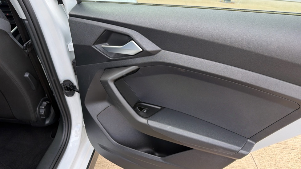 Audi A1 30 TFSI Citycarver 5dr Petrol Hatchback - Image 33