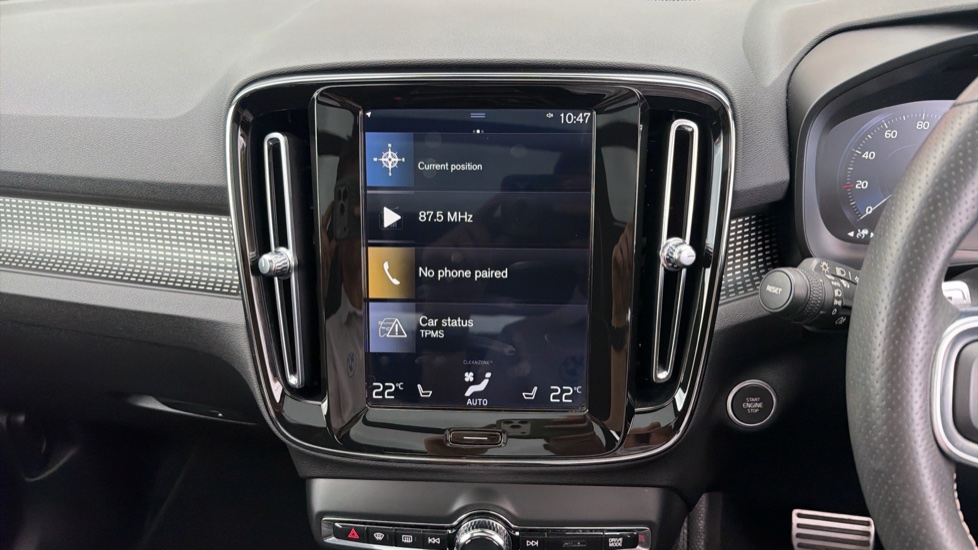 Volvo XC40 2.0 T4 R DESIGN Pro 5dr AWD Geartronic Petrol Estate - Image 8