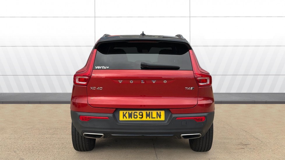 Volvo XC40 2.0 T4 R DESIGN Pro 5dr AWD Geartronic Petrol Estate - Image 15