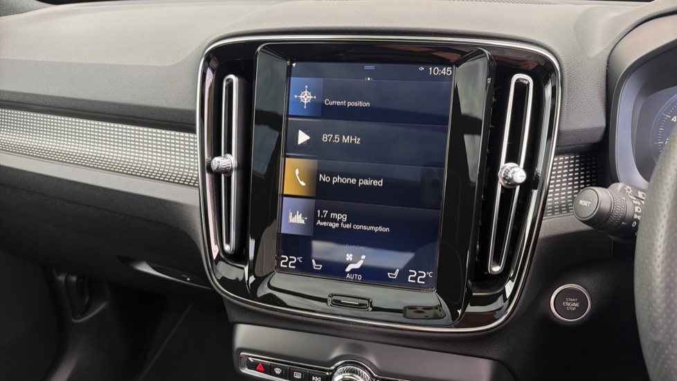 Volvo XC40 2.0 T4 R DESIGN Pro 5dr AWD Geartronic Petrol Estate - Image 37