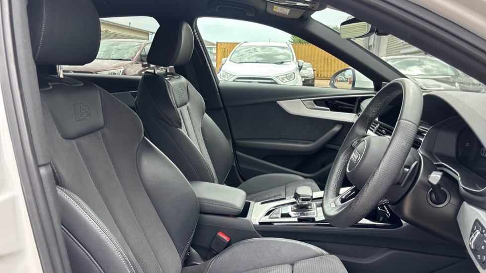 Audi A4 35 TFSI S Line 4dr S Tronic Petrol Saloon - Image 11