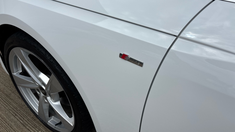 Audi A4 35 TFSI S Line 4dr S Tronic Petrol Saloon - Image 26